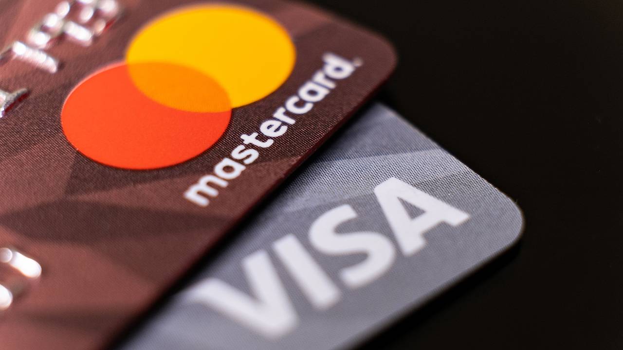 Масштабный сбой в работе Visa и Mastercard зафиксировали на Украине
