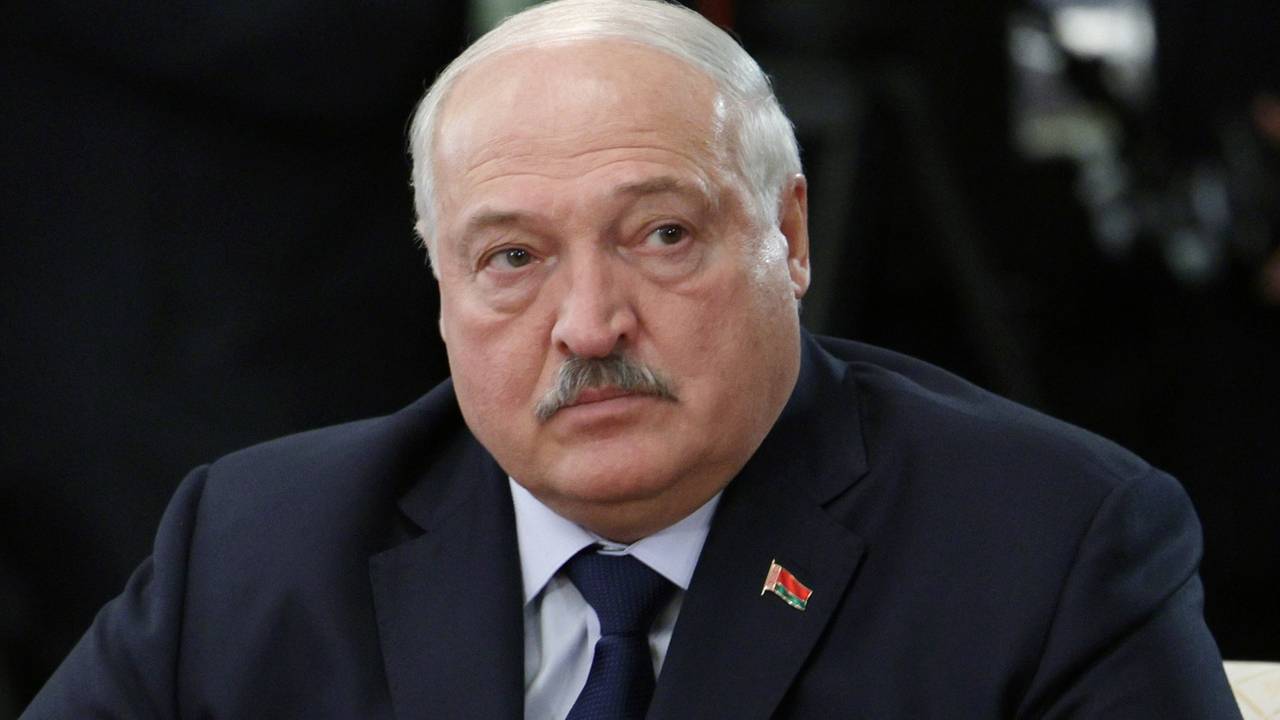 Лукашенко посетит Россию