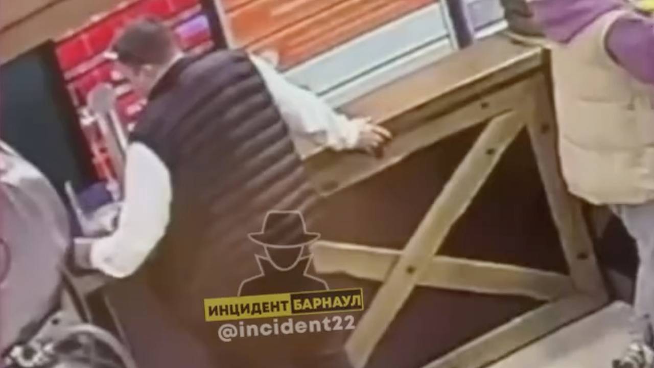 В российском баре украли коробку с деньгами для помощи участникам СВО