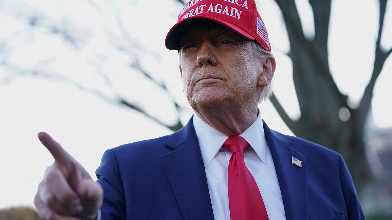 Трамп заявил о сохранении жесткой позиции по России