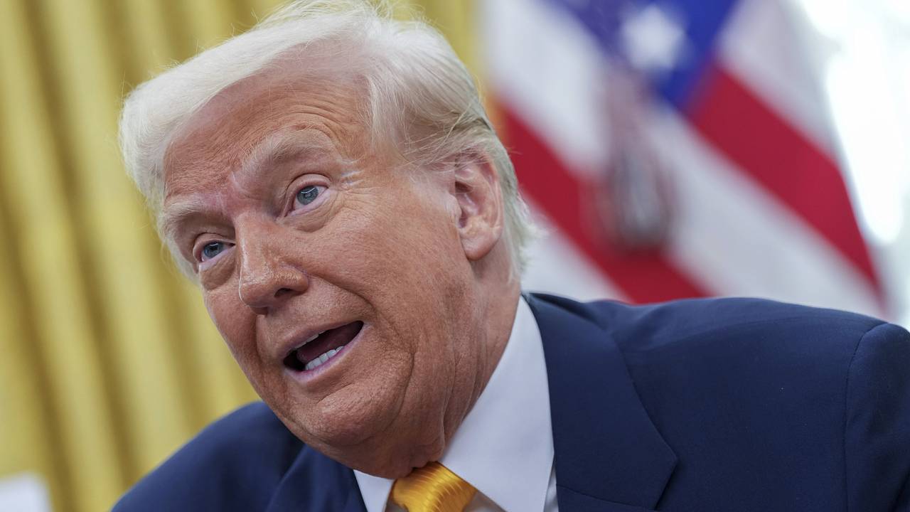 Трамп заявил о возобновлении передачи разведданных Украине