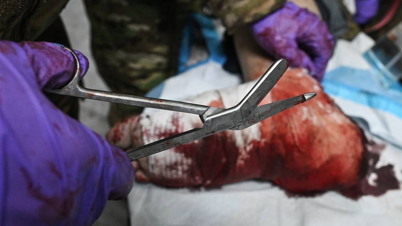 Боец самообороны получил ранения во время массированной атаки на российский регион