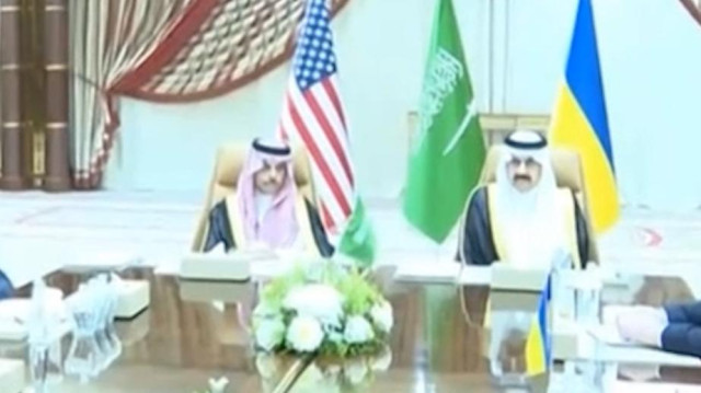 Представители США и Украины перед встречей в Саудовской Аравии. Видео