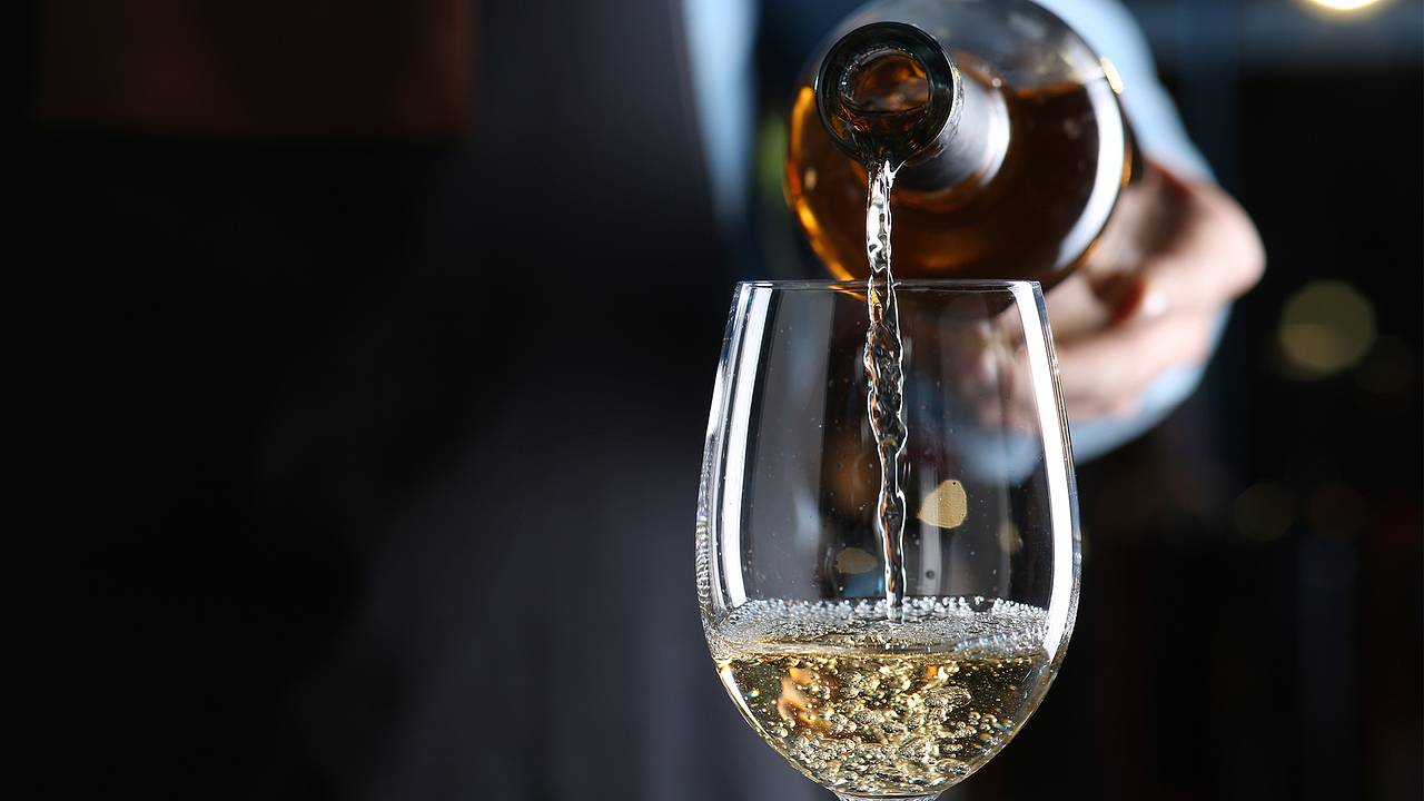 Названы три характерных признака серьезных проблем с алкоголем