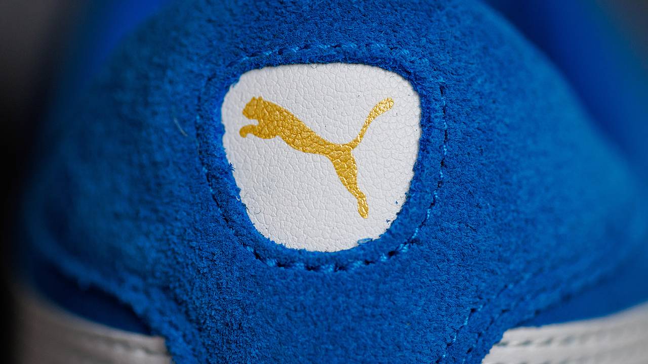 Обвалились акции покинувшего Россию бренда спортивной обуви