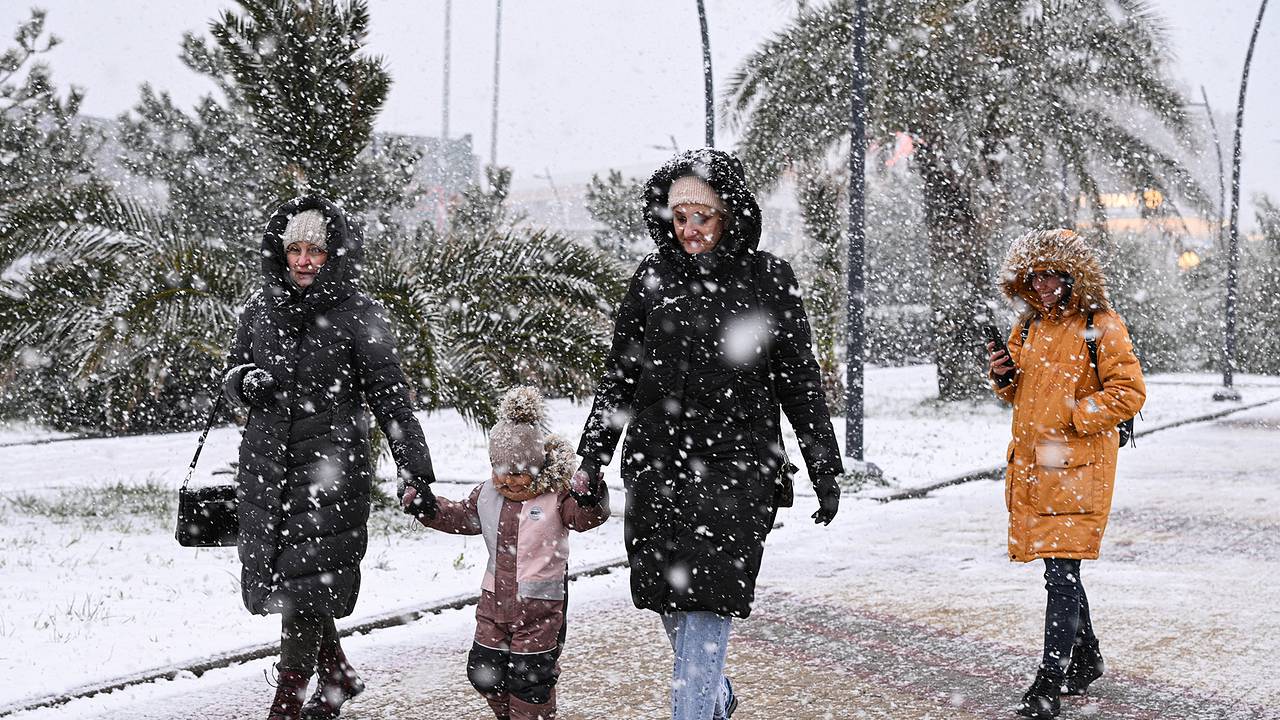 Ряд российских регионов предупредили о температурных качелях