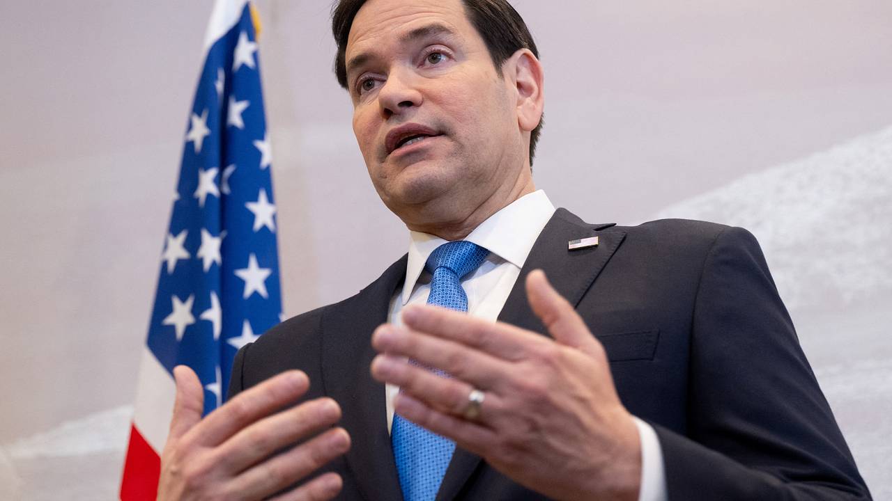 Госсекретарь США рассказал о шагах по снятию с России санкций