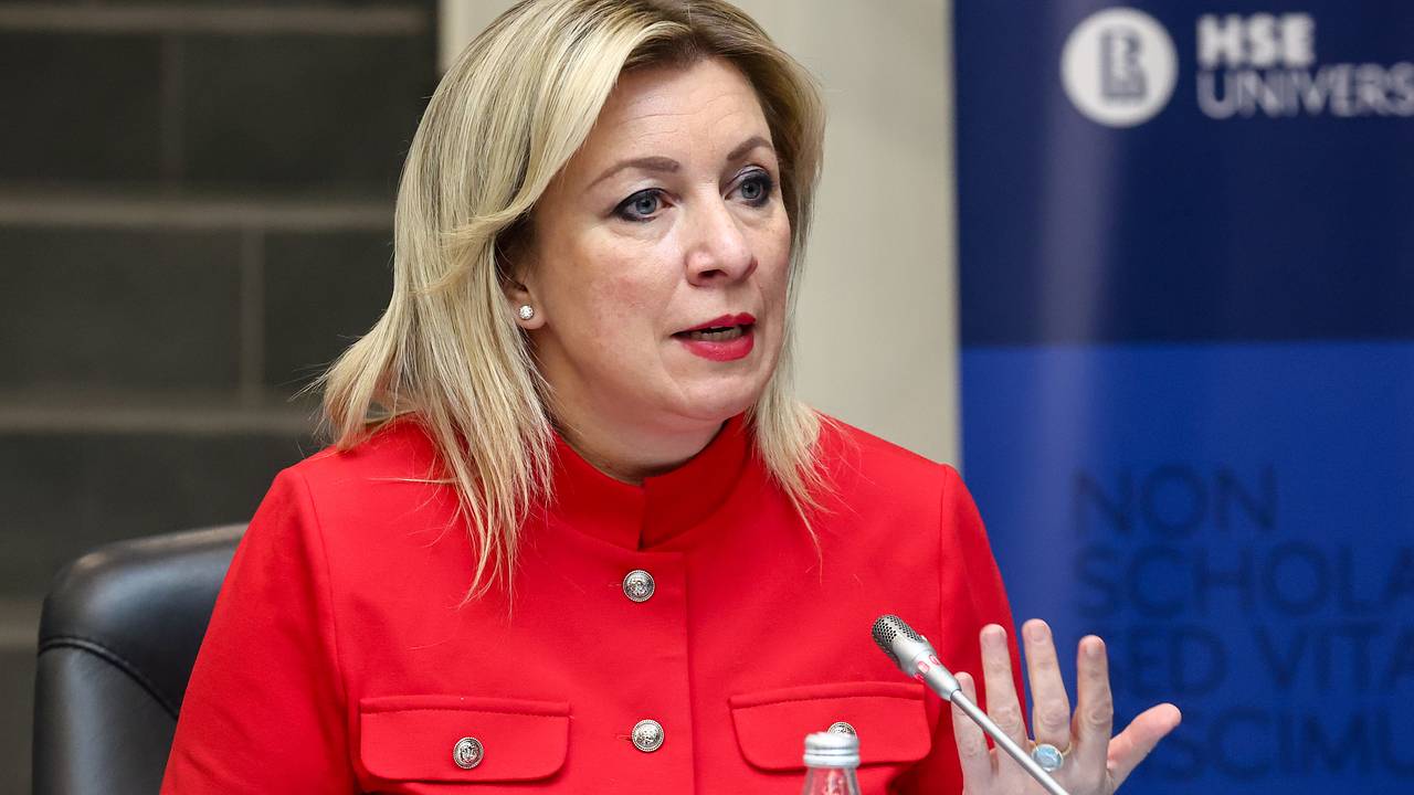 В МИД назвали смешными рассуждения Зеленского о независимости Украины