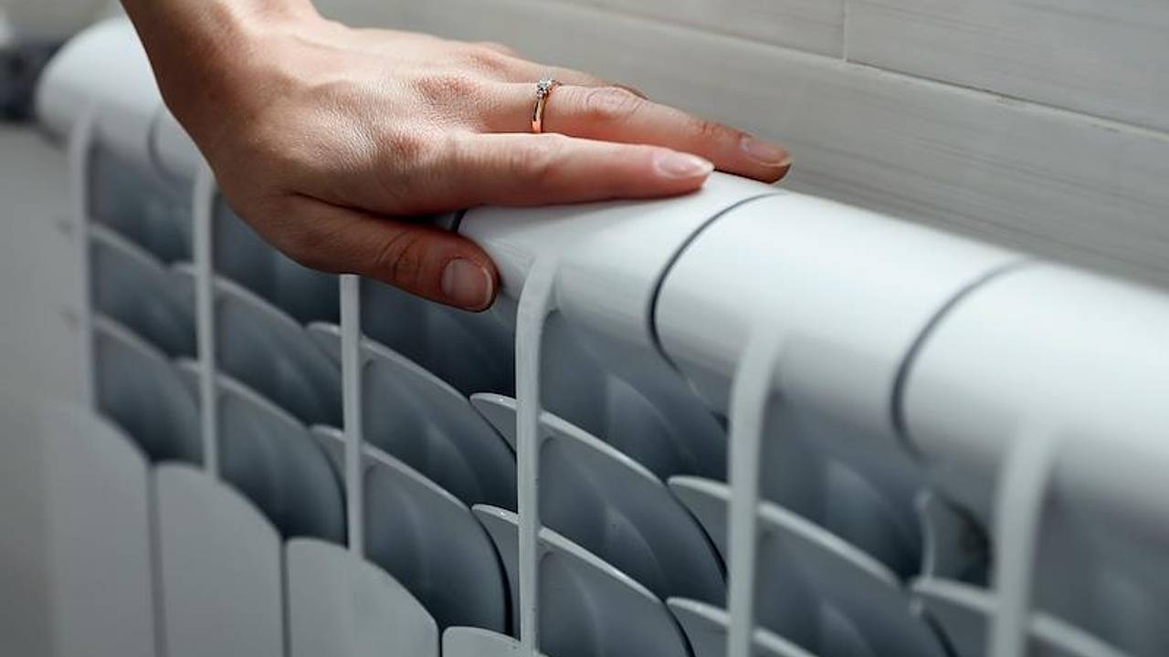 Россиянам назвали срок отключения отопления