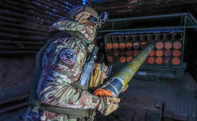Минобороны сообщило об ударах по аэродромам и складам дронов на Украине