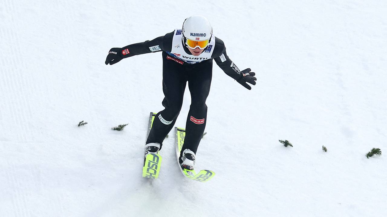 FIS дисквалифицировала еще трех норвежцев-прыгунов с трамплина за мошенничество на ЧМ