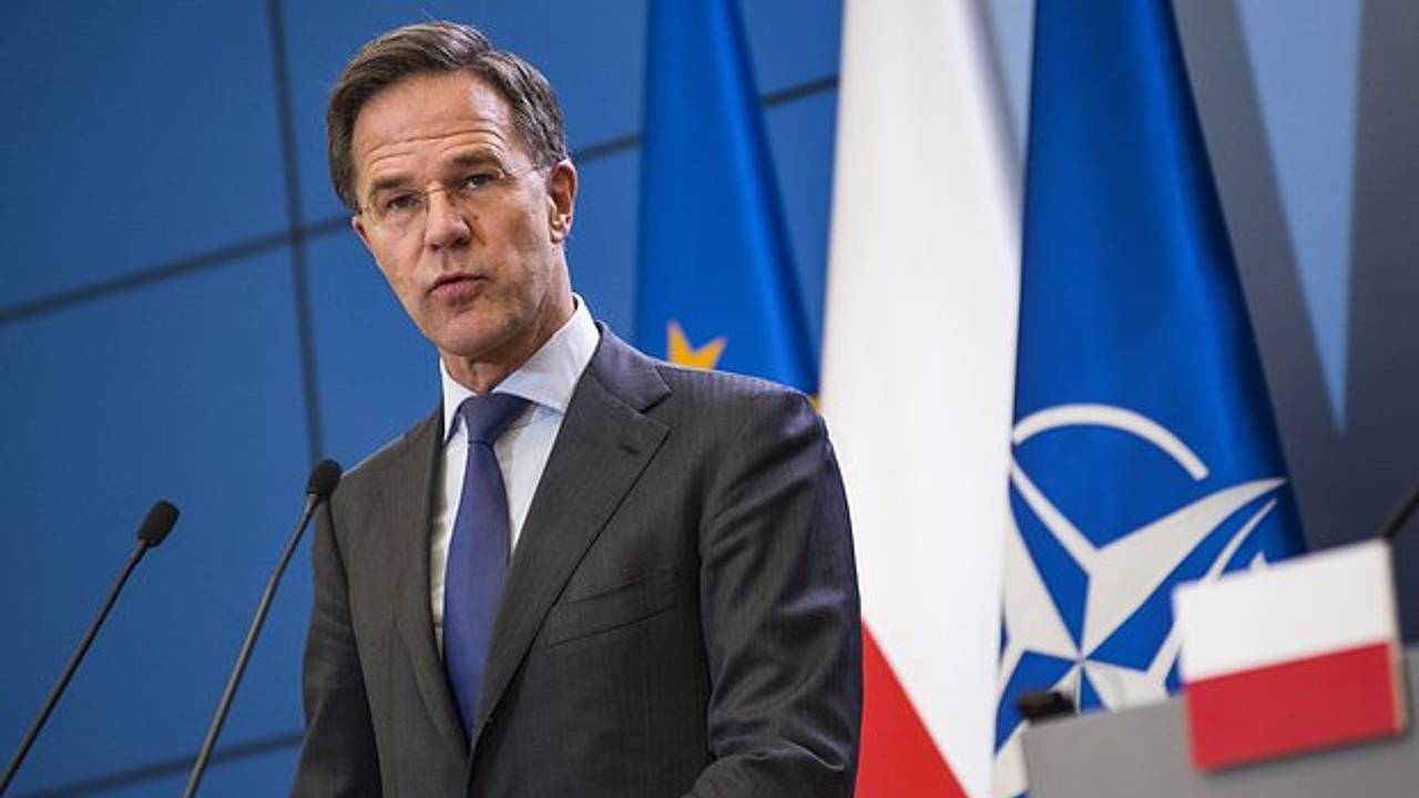 Генсек НАТО признал отставание от России и Китая по объему производства