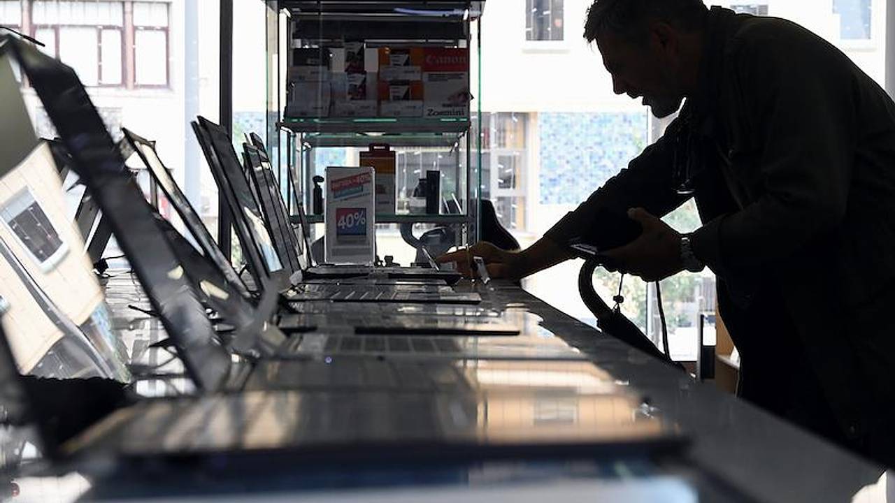 Ноутбуки в России подешевели и стали реже продаваться