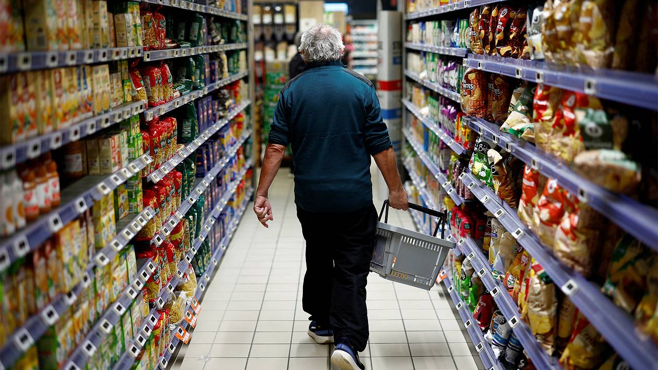 Россиянин побывал в супермаркете во Франции и раскрыл цены на продукты