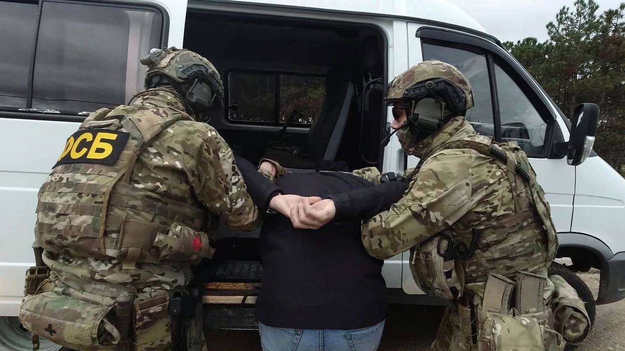 ФСБ задержала россиянина по делу о госизмене за работу на Украину