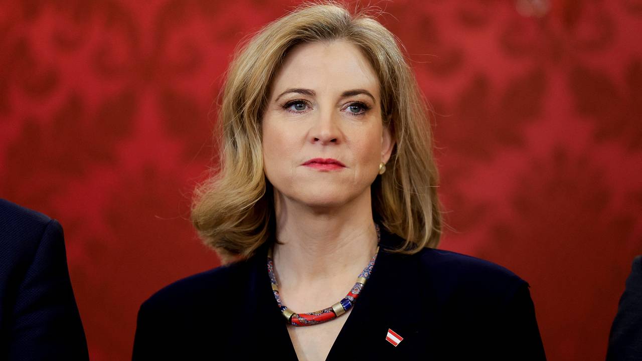 Новая глава МИД Австрии прибыла с визитом на Украину