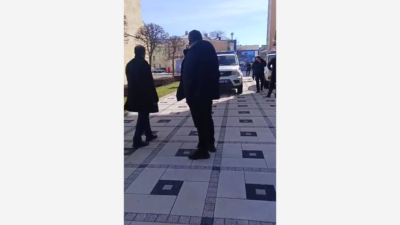 Мигранты вышли на протест в центре российского города с одним требованием