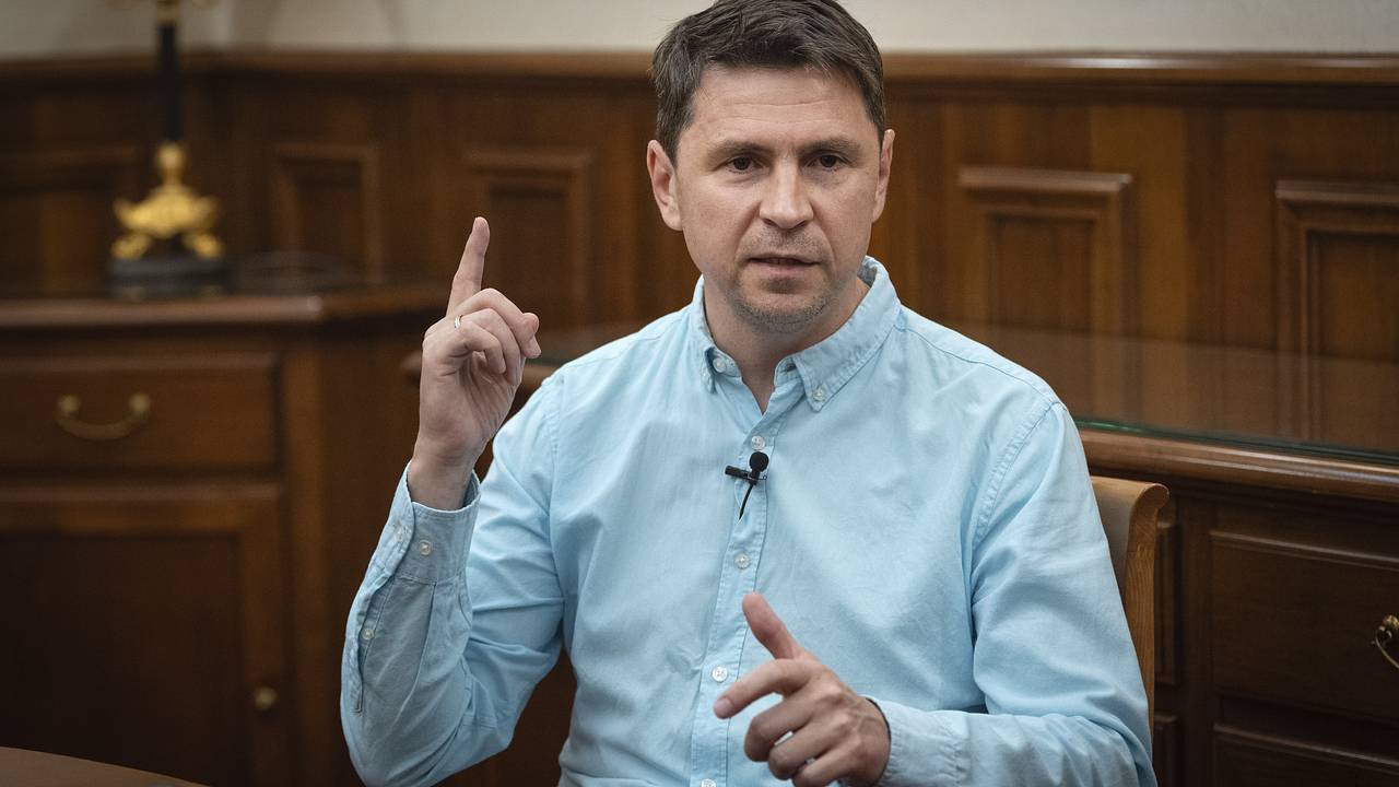 В офисе Зеленского ответили на вопрос об отмене военного положения на время перемирия