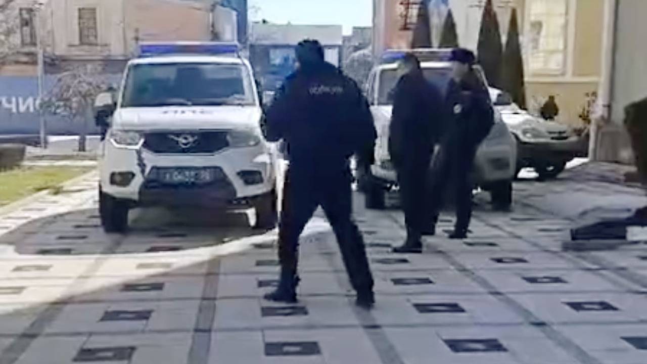 Студенты из Туркменистана вышли на протест в Ставрополе. Что они требовали?