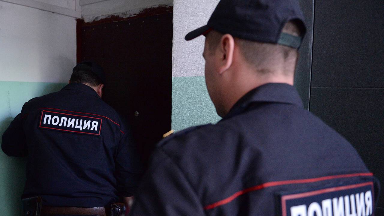 Россияне четыре дня не замечали труп на лестнице
