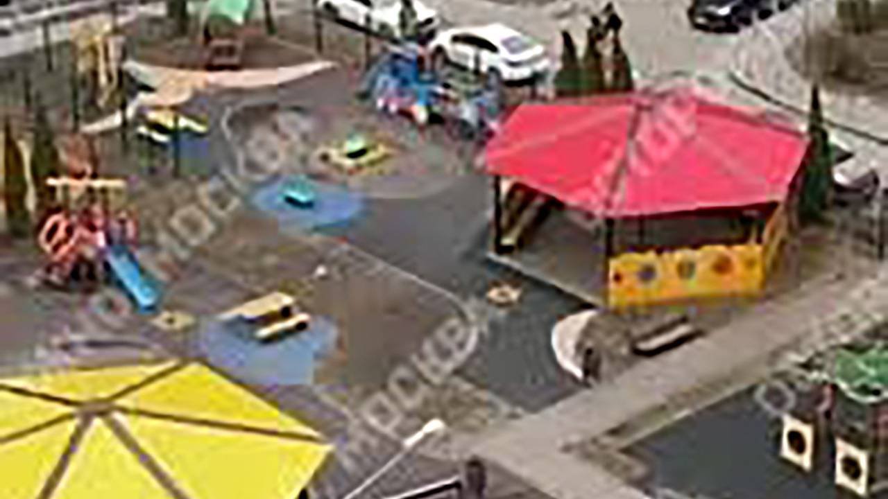 Стрельба у детского сада в Москве попала на видео