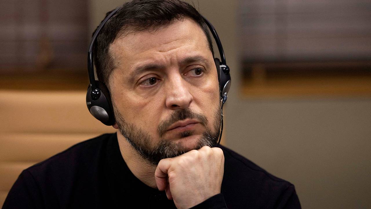 В Раде раскритиковали опрос с высокими рейтингами Зеленского