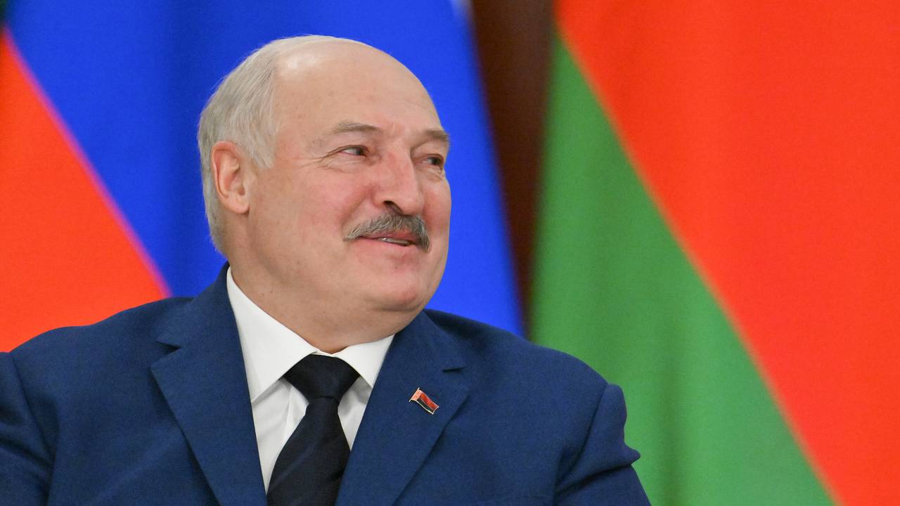 Лукашенко рассказал о тайных звонках Путину