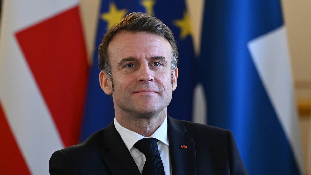 Макрон назвал подходящие для размещения западных войск города Украины