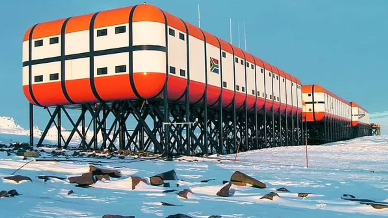 Ученый напал на коллег на базе в Антарктиде