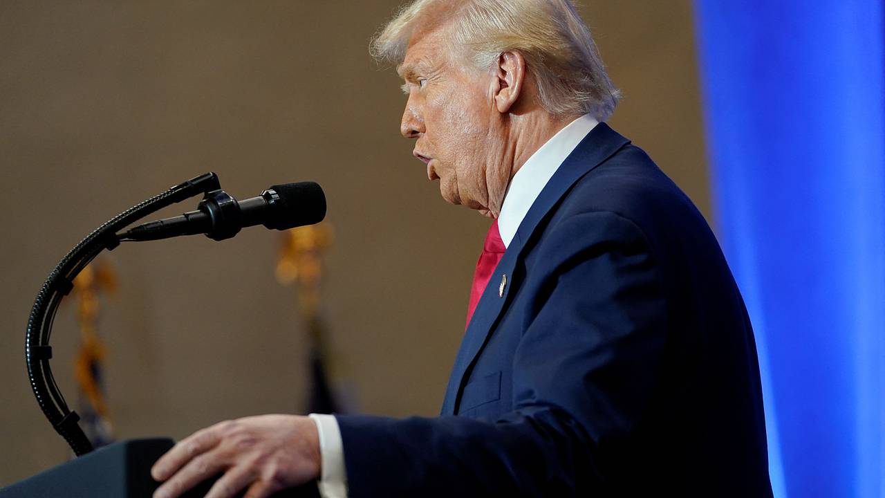 Трамп отправил в тюрьмы Сальвадора сотни членов банд