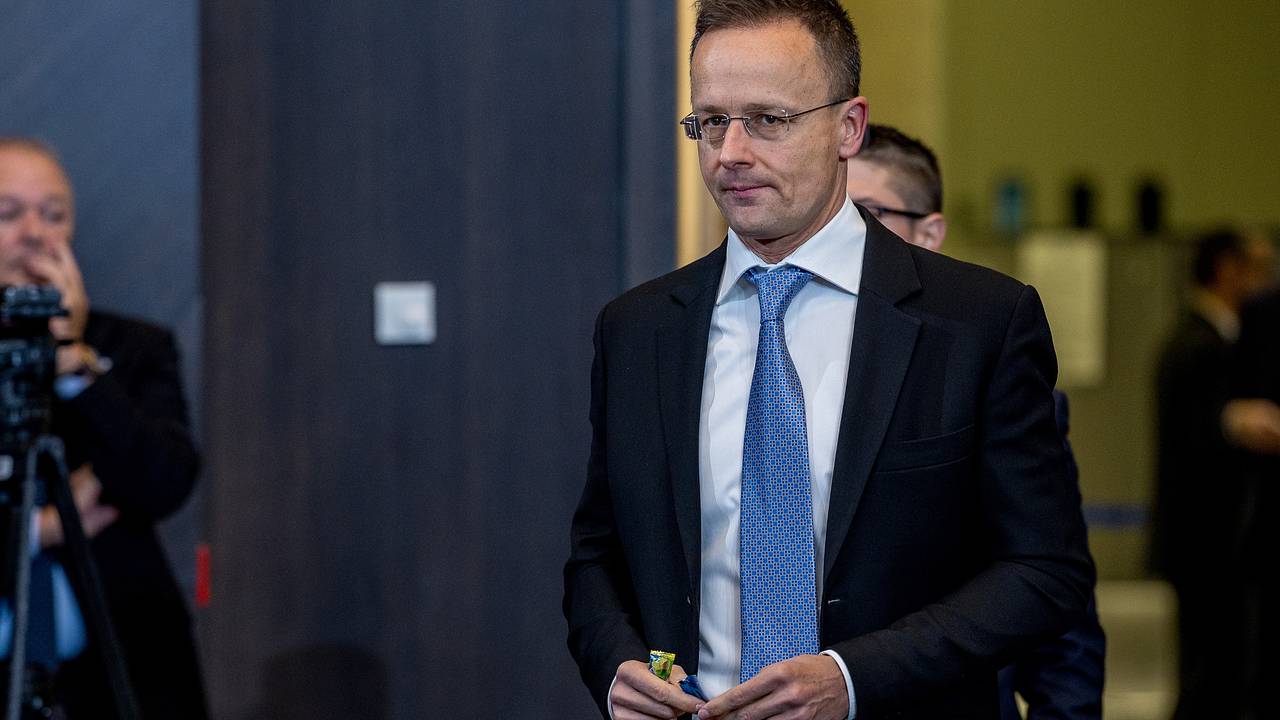 Глава МИД Венгрии рассказал о желании ЕС продолжать конфликт на Украине