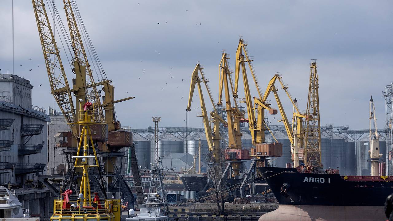 В офисе Зеленского прокомментировали сообщения о передаче порта Одессы России