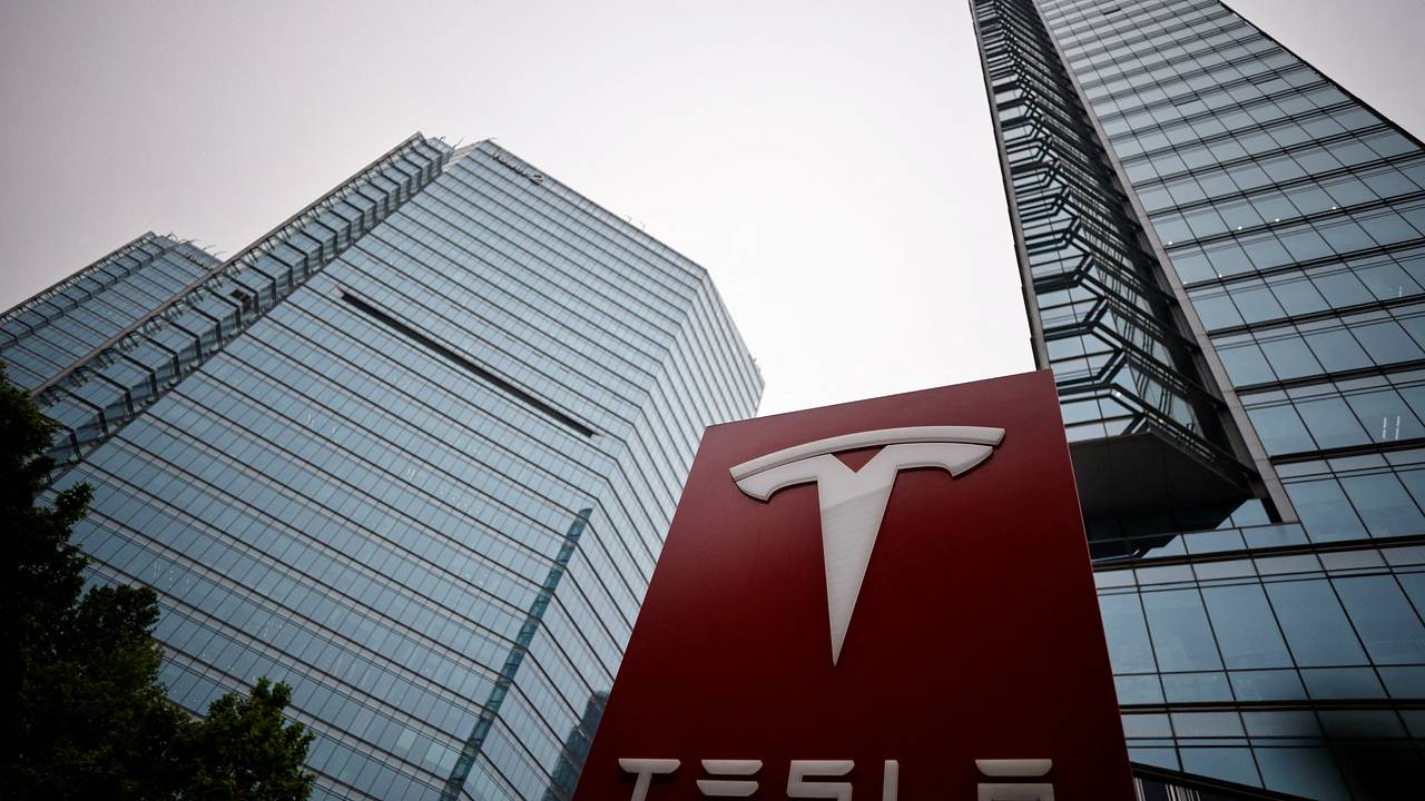 Трейдеры нажились на падении акций Tesla
