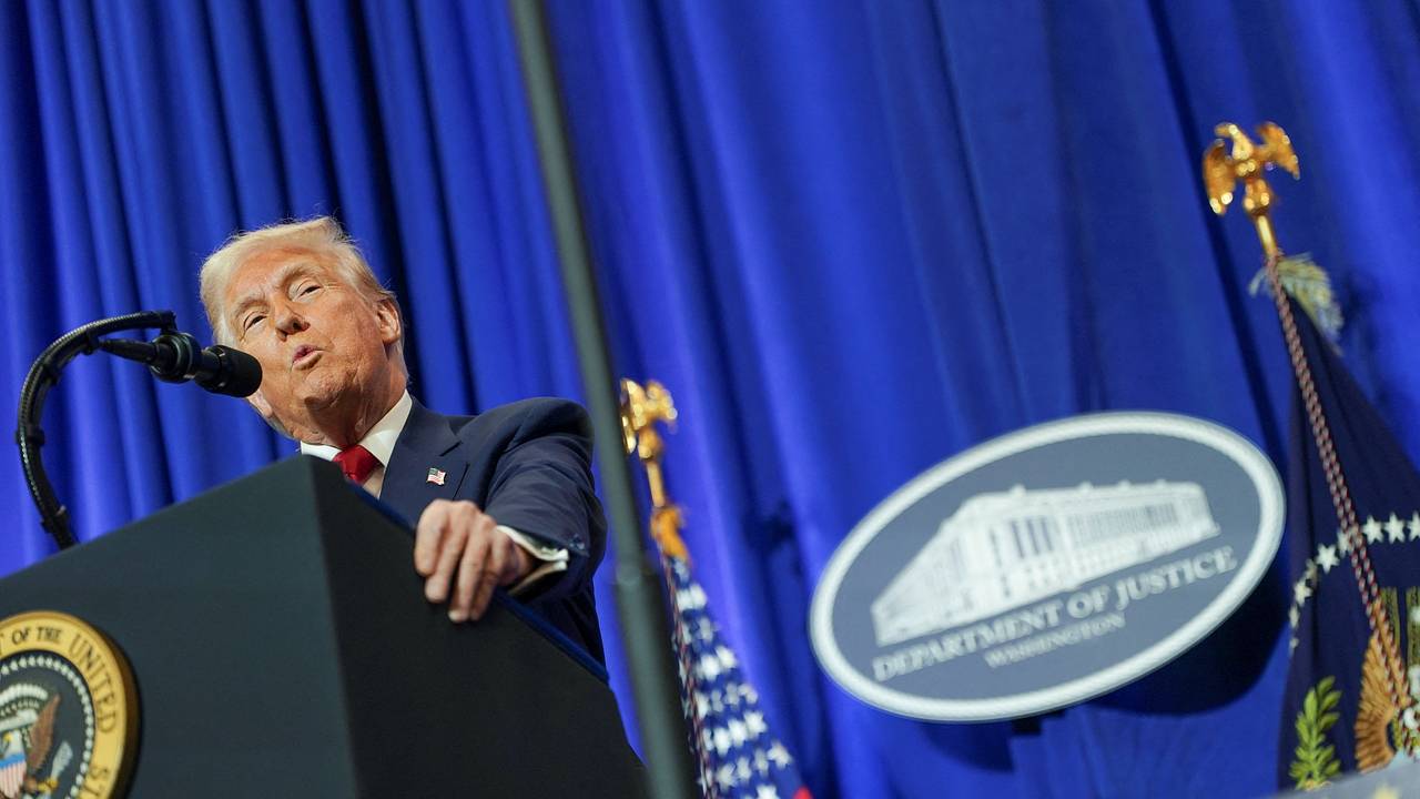 Трамп выступит по итогам разговора с Путиным