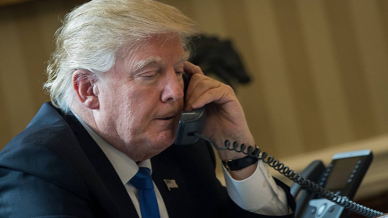 Путин и Трамп проговорили час