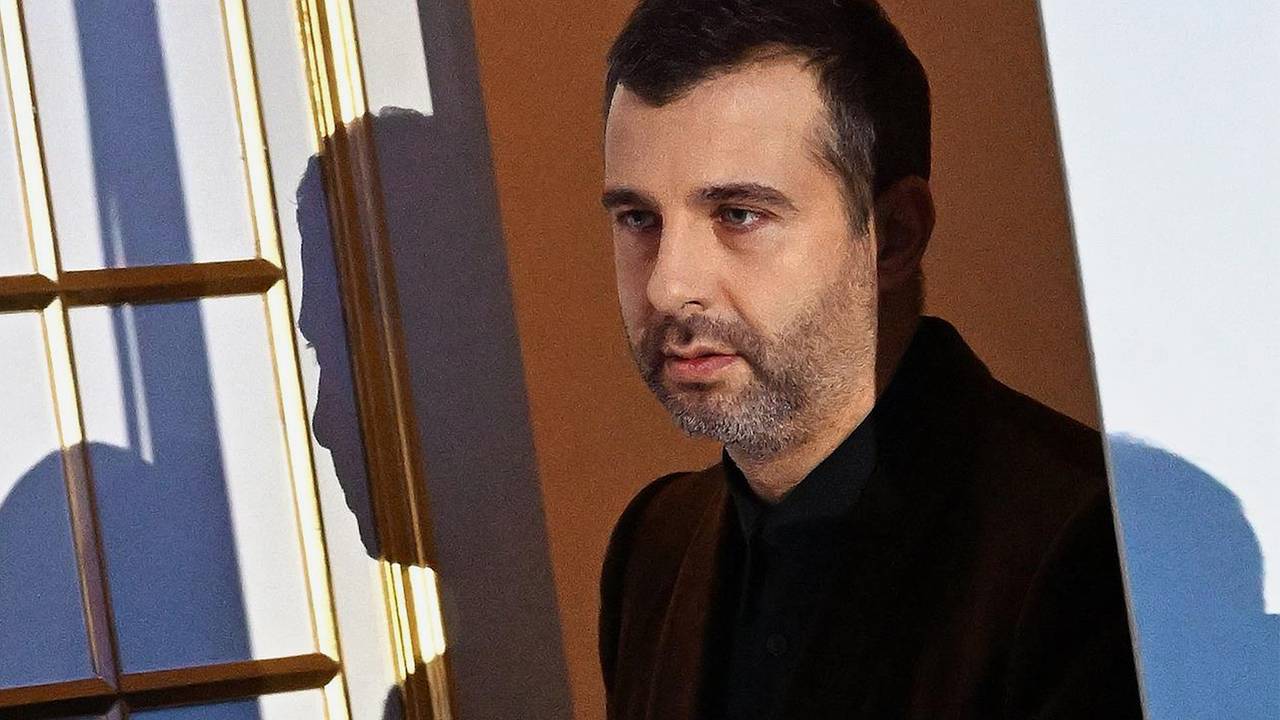 Ургант заявил об отсутствии планов уезжать из России после просьбы признать его иноагентом