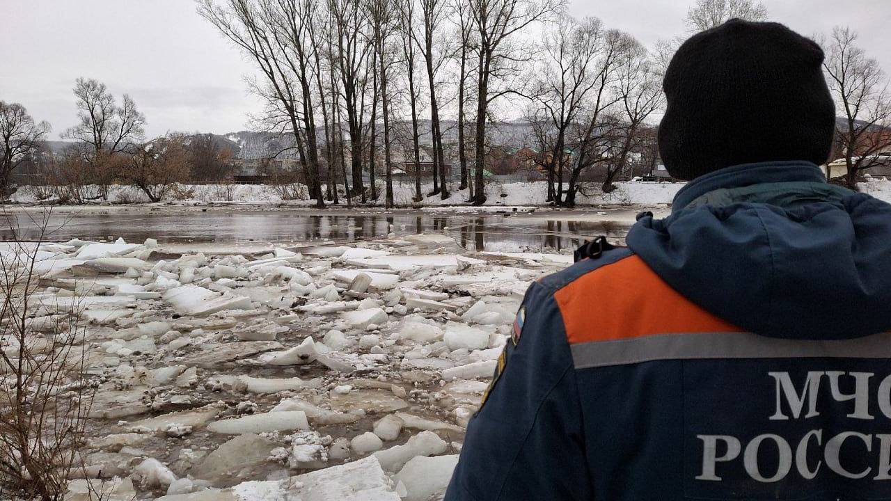 В российском городе отключили электричество из-за паводка