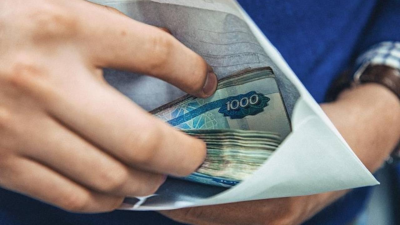 В России серьезно вырос процент работников с серыми зарплатами