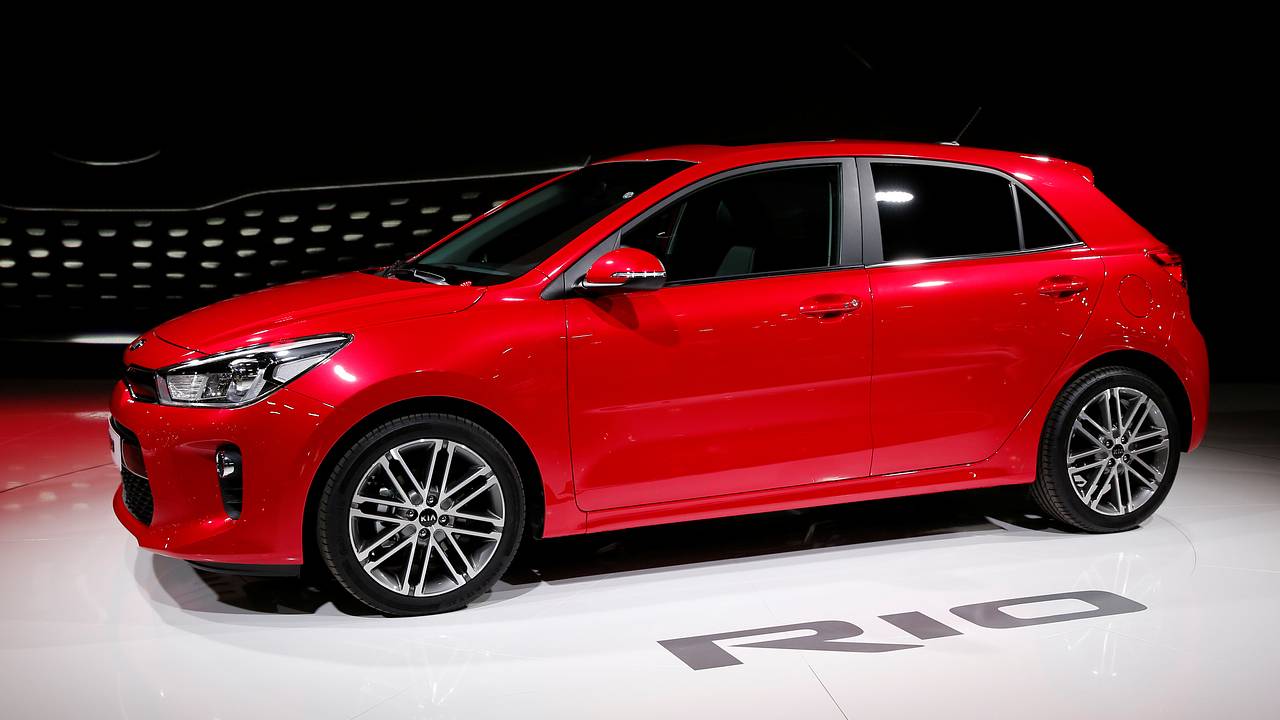 Россиянам перечислили машины за полтора миллиона рублей