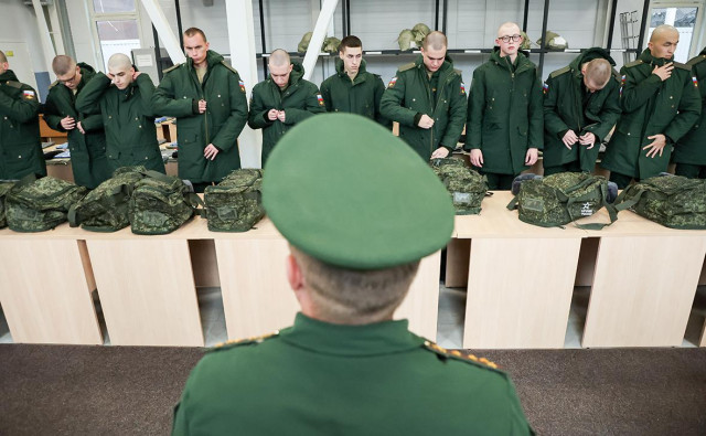 Госдума в первом чтении приняла закон о призыве в армию в течение года
