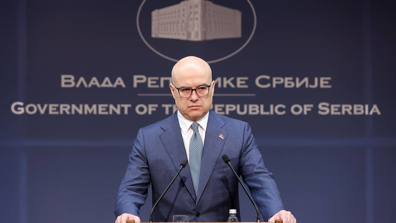 Провинившегося премьера Сербии отправили в отставку