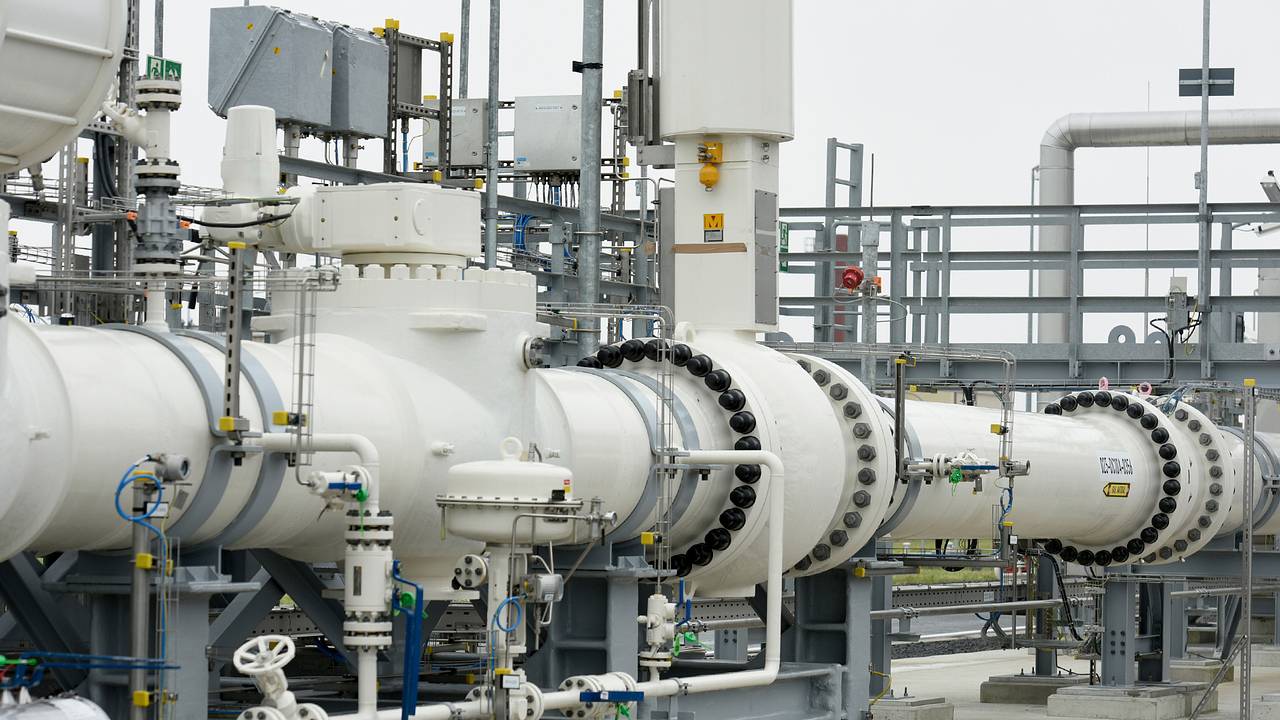 Главный поставщик газа в Европу заметно снизил его добычу