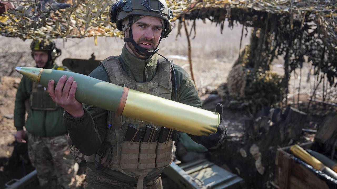 Захарова указала на противоречие в позиции США по Украине