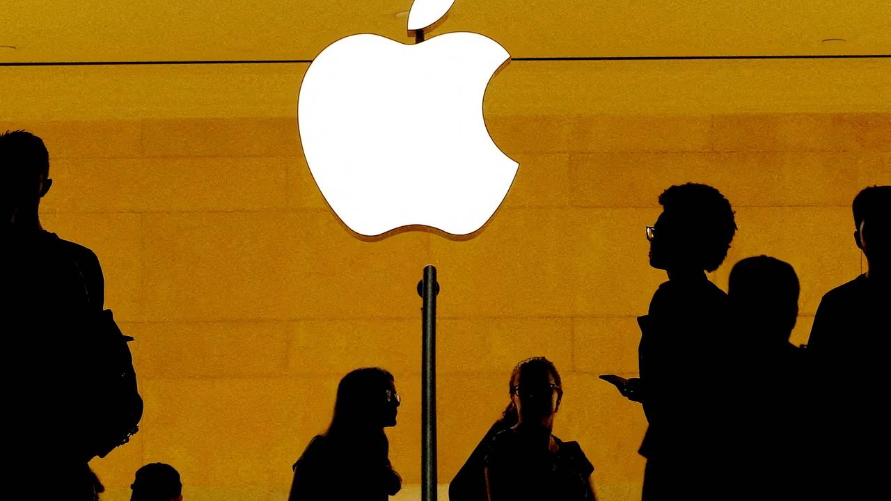 На Apple подали в суд из-за ИИ