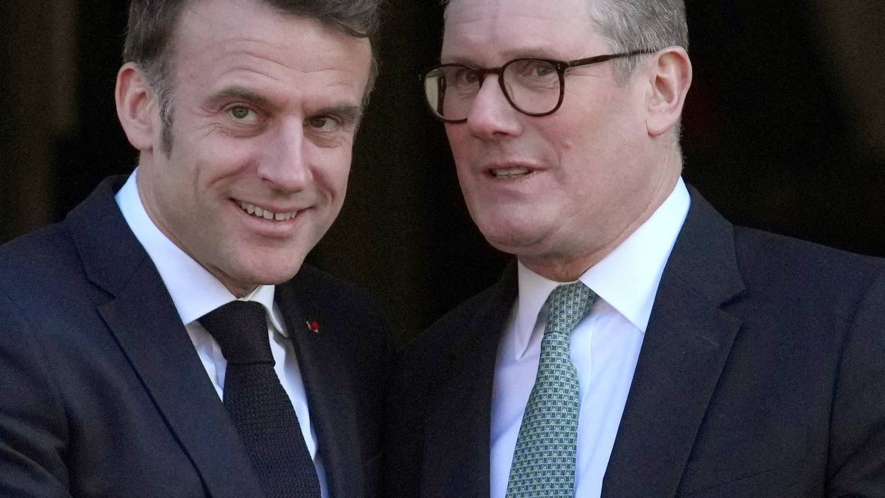 Известный профессор назвал бредом слова Макрона и Стармера о России