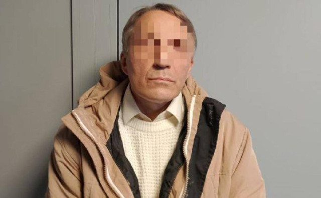 В Эрмитаже мужчина залез на трон XVIII века ради селфи и попал в полицию