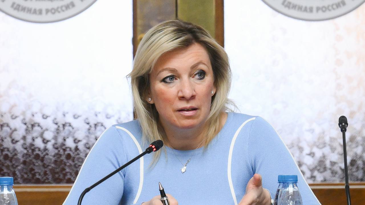 «Издевательский перформанс». Захарова раскритиковала визит посла Канады на Пискаревское кладбище