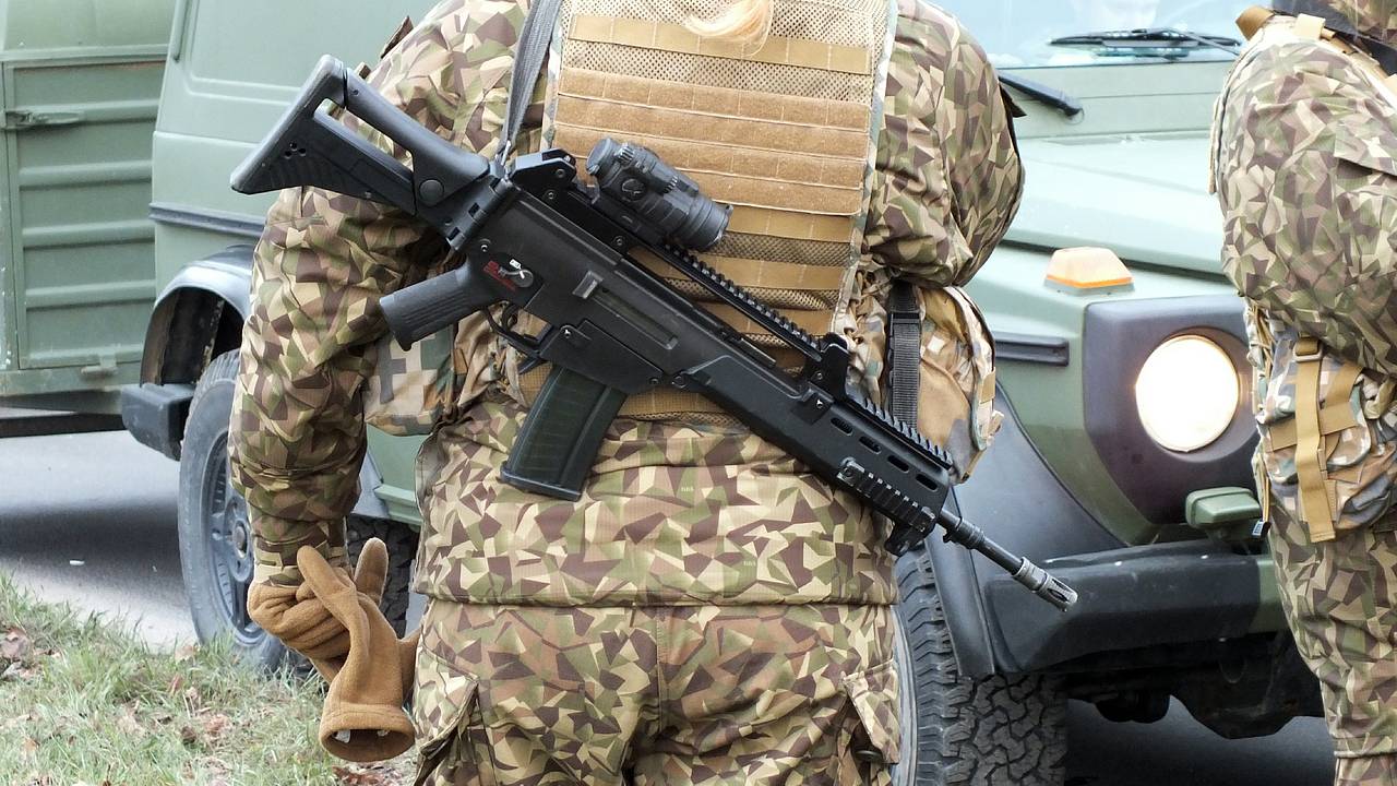 Президент Чехии назвал условие отправки военных на Украину