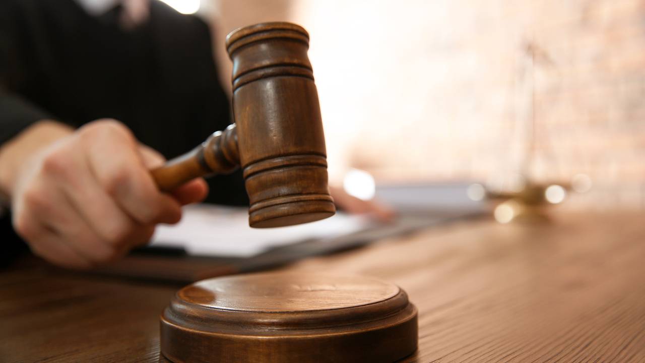 В суде зубы обвиняемого признали опасным оружием