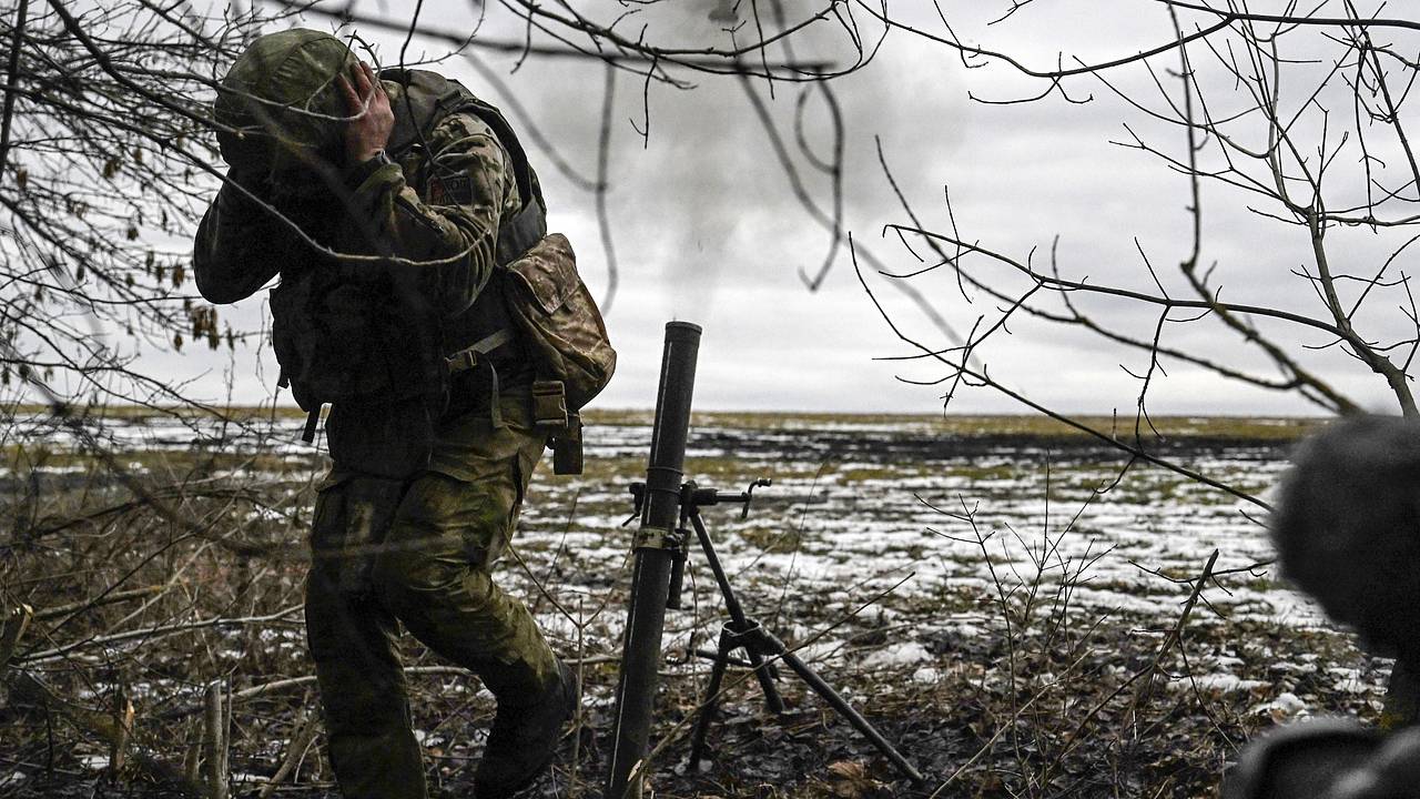 Российские военные начали бои за Лобковое